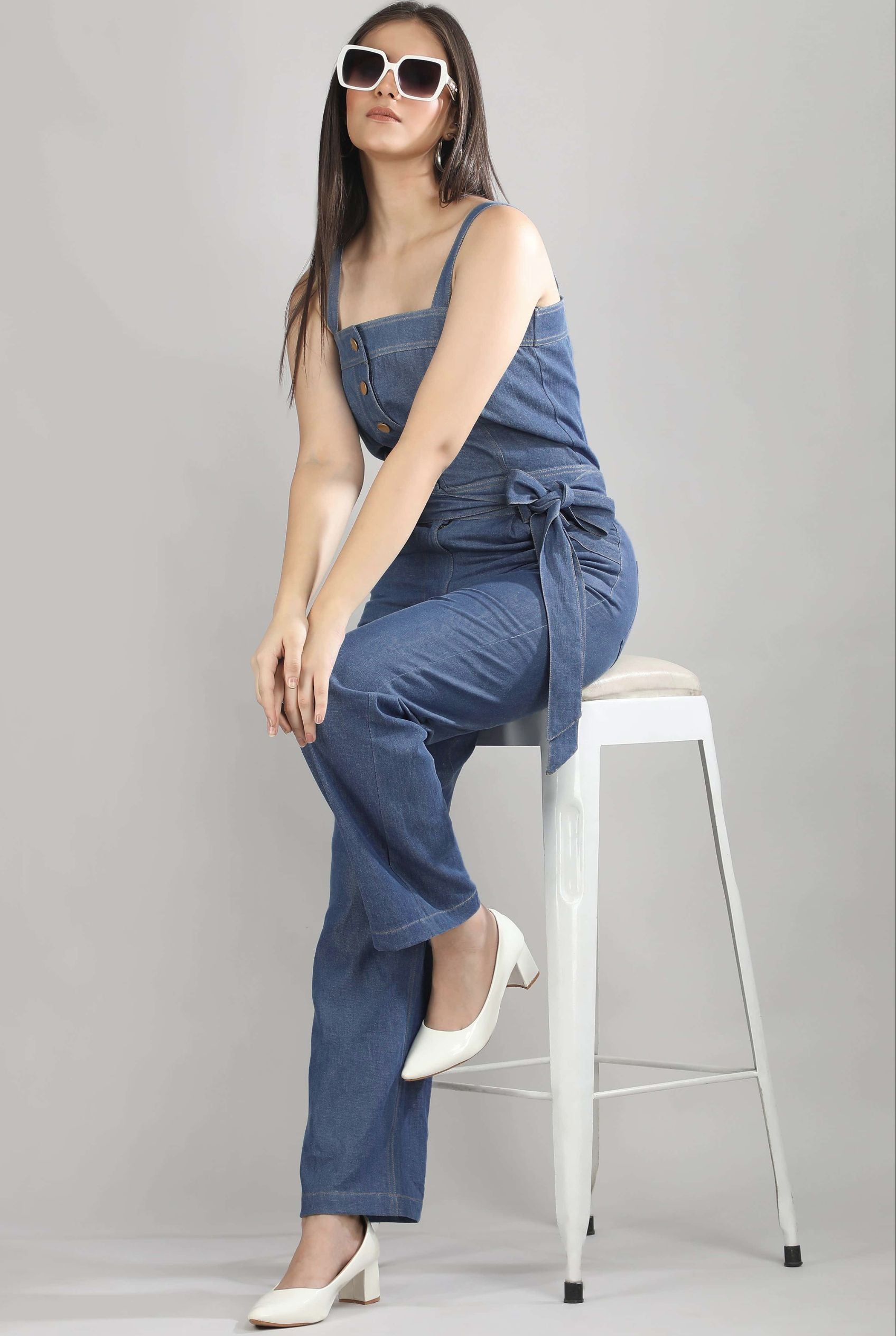 [navy]